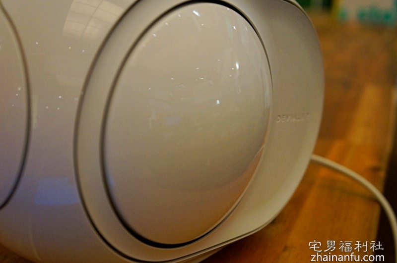 且听小巨蛋的低吟──Devialet Phantom REACTOR